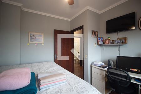 Casa à venda com 238m², 4 quartos e 2 vagas Casa à venda com 238m², 4 quartos e 2 vagasQuarto 2