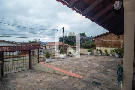 Casa à venda com 238m², 4 quartos e 2 vagas Casa à venda com 238m², 4 quartos e 2 vagasFachada