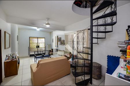 Sala de casa à venda com 5 quartos, 120m² em Santa Rosa, Niterói