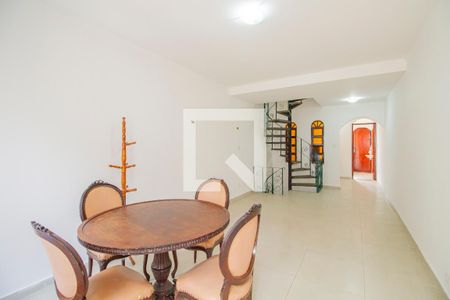 Sala de casa para alugar com 3 quartos, 138m² em Parque Colonial, São Paulo