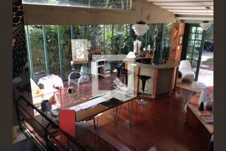Casa para alugar com 5 quartos, 300m² em Jardim Morumbi, São Paulo