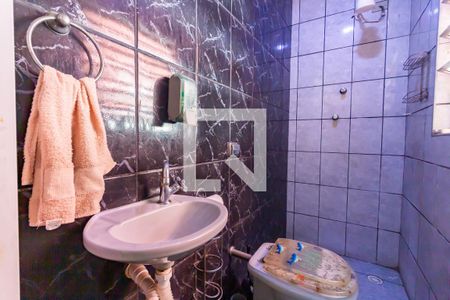 Casa à venda com 231m², 3 quartos e 2 vagas Casa à venda com 231m², 3 quartos e 2 vagasBanheiro 2