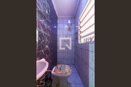 Casa à venda com 231m², 3 quartos e 2 vagas Casa à venda com 231m², 3 quartos e 2 vagasBanheiro 2