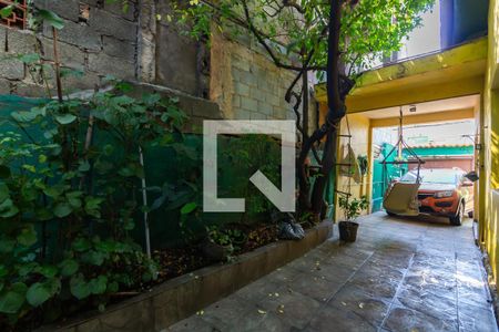 Casa à venda com 231m², 3 quartos e 2 vagas Casa à venda com 231m², 3 quartos e 2 vagasQuintal