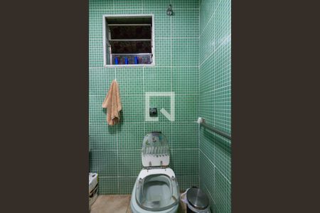 Casa à venda com 231m², 3 quartos e 2 vagas Casa à venda com 231m², 3 quartos e 2 vagasBanheiro 1