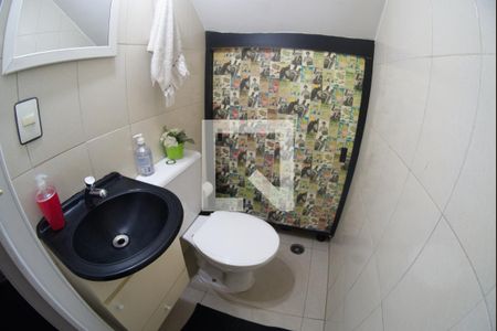 Banheiro de casa à venda com 3 quartos, 107m² em Jardim Ivana, São Paulo