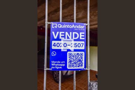 Casa à venda com 149m², 3 quartos e 3 vagas Casa à venda com 149m², 3 quartos e 3 vagasFachada
