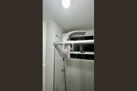 Banheiro de apartamento para alugar com 2 quartos, 45m² em Residencial Monte Carlo, Goiânia