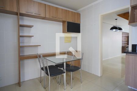 Cozinha de casa para alugar com 3 quartos, 195m² em Vila Ipiranga, Porto Alegre