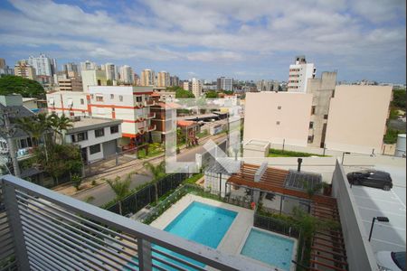 Suíte - Vista de apartamento para alugar com 3 quartos, 67m² em Passo da Areia, Porto Alegre