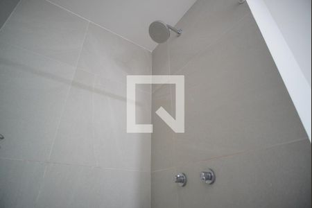 Banheiro da Suíte de apartamento para alugar com 3 quartos, 67m² em Passo da Areia, Porto Alegre