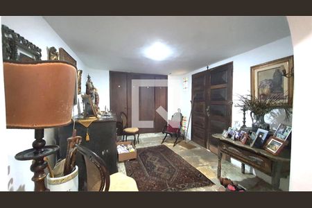 Casa à venda com 4 quartos, 433m² em Granja Julieta, São Paulo