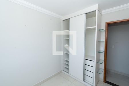 Quarto 1 de apartamento à venda com 3 quartos, 240m² em Jardim Bandeirantes, Contagem