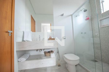Banheiro da Suíte 1 de casa à venda com 4 quartos, 310m² em Recanto da Lagoa, Lagoa Santa