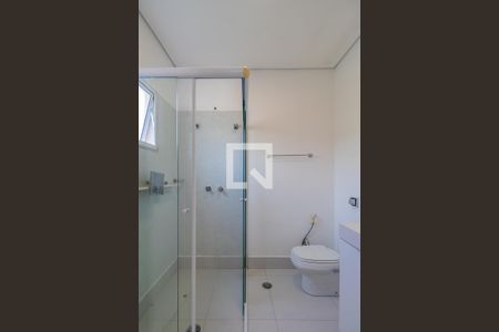 Casa de condomínio à venda com 400m², 3 quartos e 4 vagas Casa de condomínio à venda com 400m², 3 quartos e 4 vagasBanheiro da Suíte 1