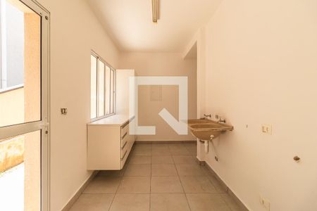 Casa de condomínio à venda com 400m², 3 quartos e 4 vagas Casa de condomínio à venda com 400m², 3 quartos e 4 vagasÁrea de Serviço