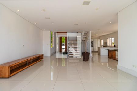 Sala de casa de condomínio à venda com 3 quartos, 400m² em Alphaville, Santana de Parnaíba