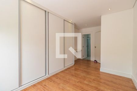 Casa de condomínio à venda com 400m², 3 quartos e 4 vagas Casa de condomínio à venda com 400m², 3 quartos e 4 vagasSuíte 1