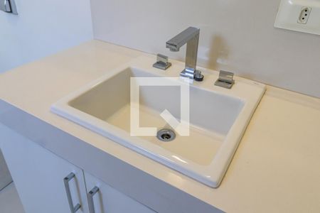 Casa de condomínio à venda com 400m², 3 quartos e 4 vagas Casa de condomínio à venda com 400m², 3 quartos e 4 vagasBanheiro da Suíte 1