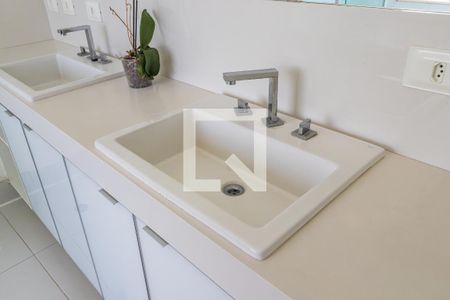 Casa de condomínio à venda com 400m², 3 quartos e 4 vagas Casa de condomínio à venda com 400m², 3 quartos e 4 vagasBanheiro da Suíte 3