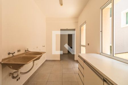 Casa de condomínio à venda com 400m², 3 quartos e 4 vagas Casa de condomínio à venda com 400m², 3 quartos e 4 vagasÁrea de Serviço