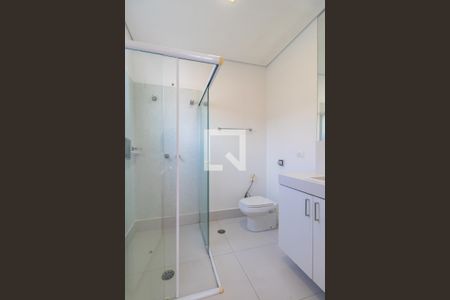 Casa de condomínio à venda com 400m², 3 quartos e 4 vagas Casa de condomínio à venda com 400m², 3 quartos e 4 vagasBanheiro da Suíte 1