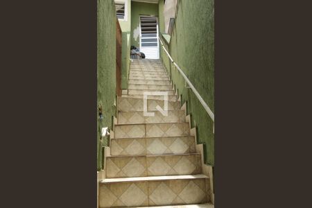 Casa à venda com 194m², 3 quartos e 3 vagas Casa à venda com 194m², 3 quartos e 3 vagasEscada