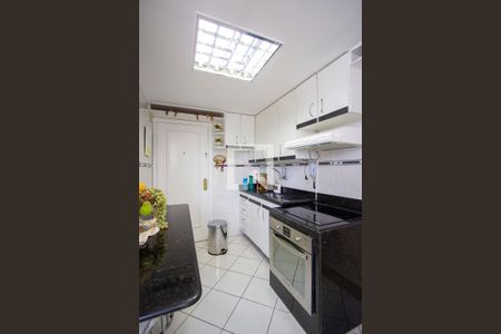 Apartamento à venda com 140m², 2 quartos e 2 vagas Apartamento à venda com 140m², 2 quartos e 2 vagasCozinha