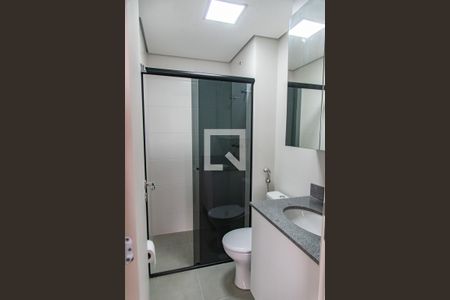 Banheiro de kitnet/studio à venda com 1 quarto, 26m² em Liberdade, São Paulo