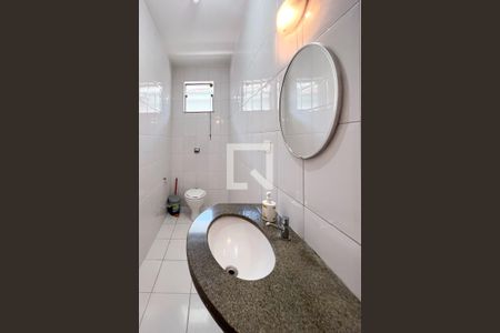 Casa à venda com 385m², 5 quartos e 3 vagas Casa à venda com 385m², 5 quartos e 3 vagasLavabo 3