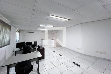 Casa à venda com 385m², 5 quartos e 3 vagas Casa à venda com 385m², 5 quartos e 3 vagasSalão de Festas