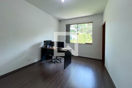 Casa à venda com 385m², 5 quartos e 3 vagas Casa à venda com 385m², 5 quartos e 3 vagasSuite 1