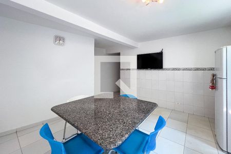 Casa à venda com 385m², 5 quartos e 3 vagas Casa à venda com 385m², 5 quartos e 3 vagasCozinha