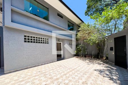 Casa à venda com 385m², 5 quartos e 3 vagas Casa à venda com 385m², 5 quartos e 3 vagasGaragem