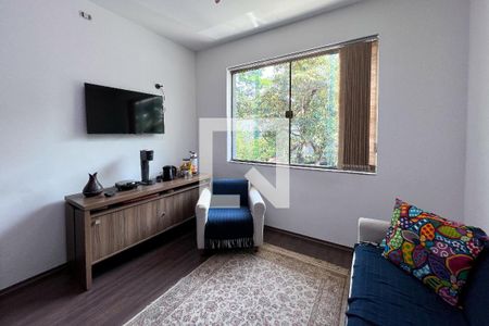 Casa à venda com 385m², 5 quartos e 3 vagas Casa à venda com 385m², 5 quartos e 3 vagasQuarto 1