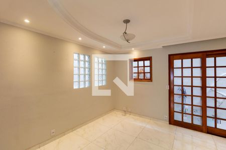 Sala de casa de condomínio à venda com 3 quartos, 136m² em Vila Araguaia, São Paulo