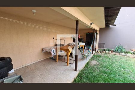 Casa à venda com 300m², 4 quartos e 1 vaga Casa à venda com 300m², 4 quartos e 1 vagaÁrea comum