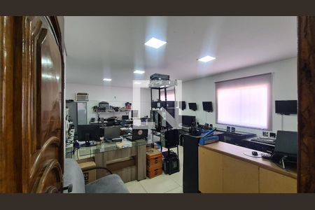 Casa à venda com 300m², 4 quartos e 1 vaga Casa à venda com 300m², 4 quartos e 1 vagaQuarto 4