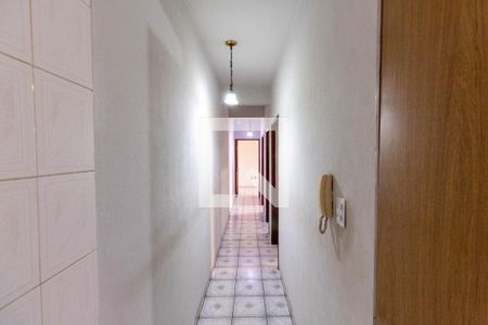 Corredor de casa para alugar com 3 quartos, 190m² em Vila Salete, São Paulo