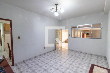 Sala de casa para alugar com 3 quartos, 190m² em Vila Salete, São Paulo