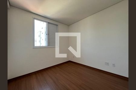 Quarto  de apartamento à venda com 3 quartos, 157m² em Santa Efigênia, Belo Horizonte