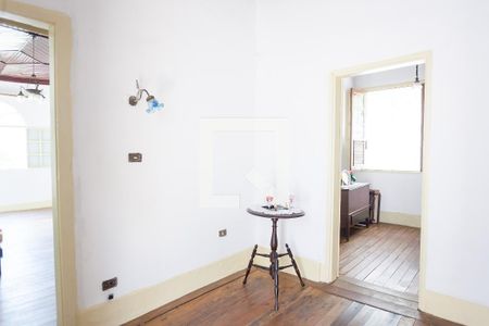 Casa à venda com 108m², 4 quartos e 3 vagas Casa à venda com 108m², 4 quartos e 3 vagashall dos quartos