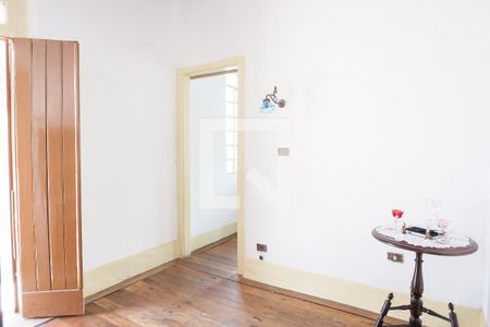 Casa à venda com 108m², 4 quartos e 3 vagas Casa à venda com 108m², 4 quartos e 3 vagashall dos quartos