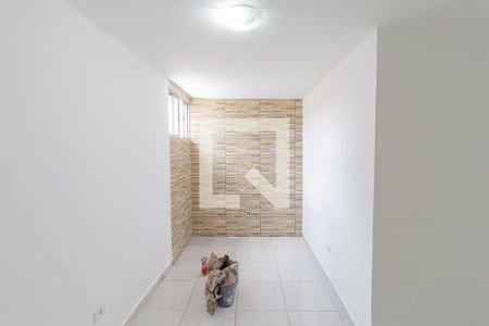 Quarto 1 de casa para alugar com 2 quartos, 60m² em Vila Brasilina, São Paulo