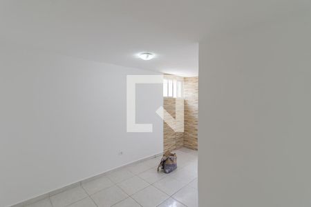 Quarto 1 de casa para alugar com 2 quartos, 60m² em Vila Brasilina, São Paulo