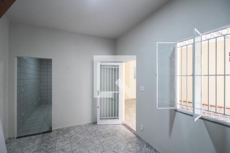 Sala de casa para alugar com 2 quartos, 80m² em Banco de Areia, Mesquita