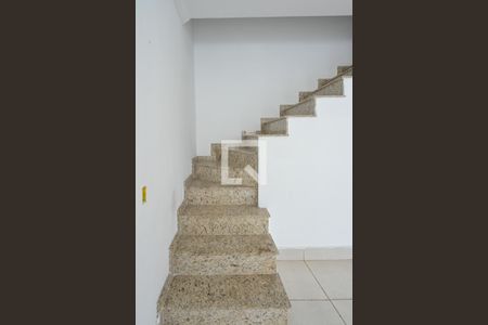 Escada de casa à venda com 3 quartos, 152m² em Vila Moraes, São Paulo