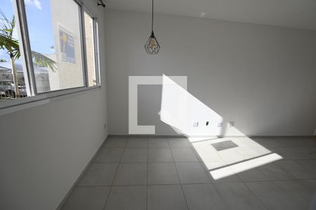 Sala de apartamento para alugar com 2 quartos, 45m² em Setor Faicalville, Goiânia