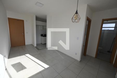 Sala de apartamento para alugar com 2 quartos, 45m² em Setor Faicalville, Goiânia