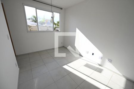 Sala de apartamento para alugar com 2 quartos, 45m² em Setor Faicalville, Goiânia